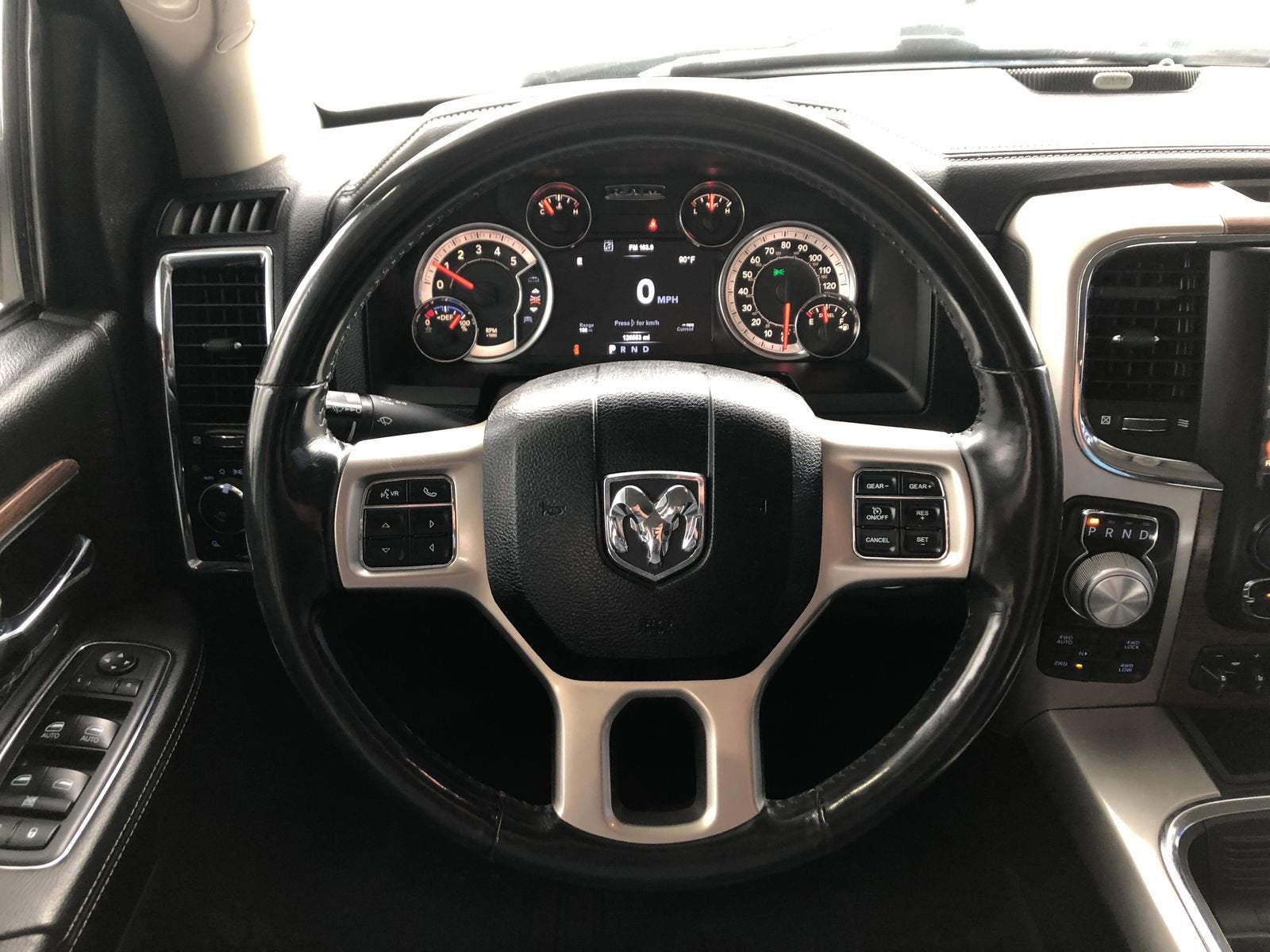 2017 RAM 1500 Laramie Crew Cab 4x4 5'7" Box