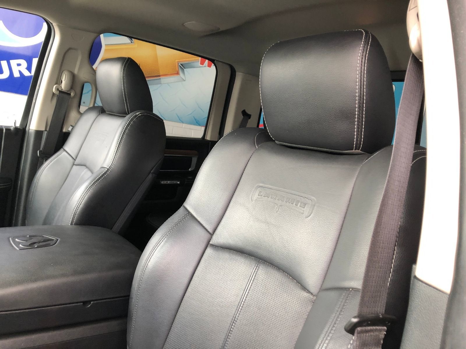 2017 RAM 1500 Laramie Crew Cab 4x4 5'7" Box