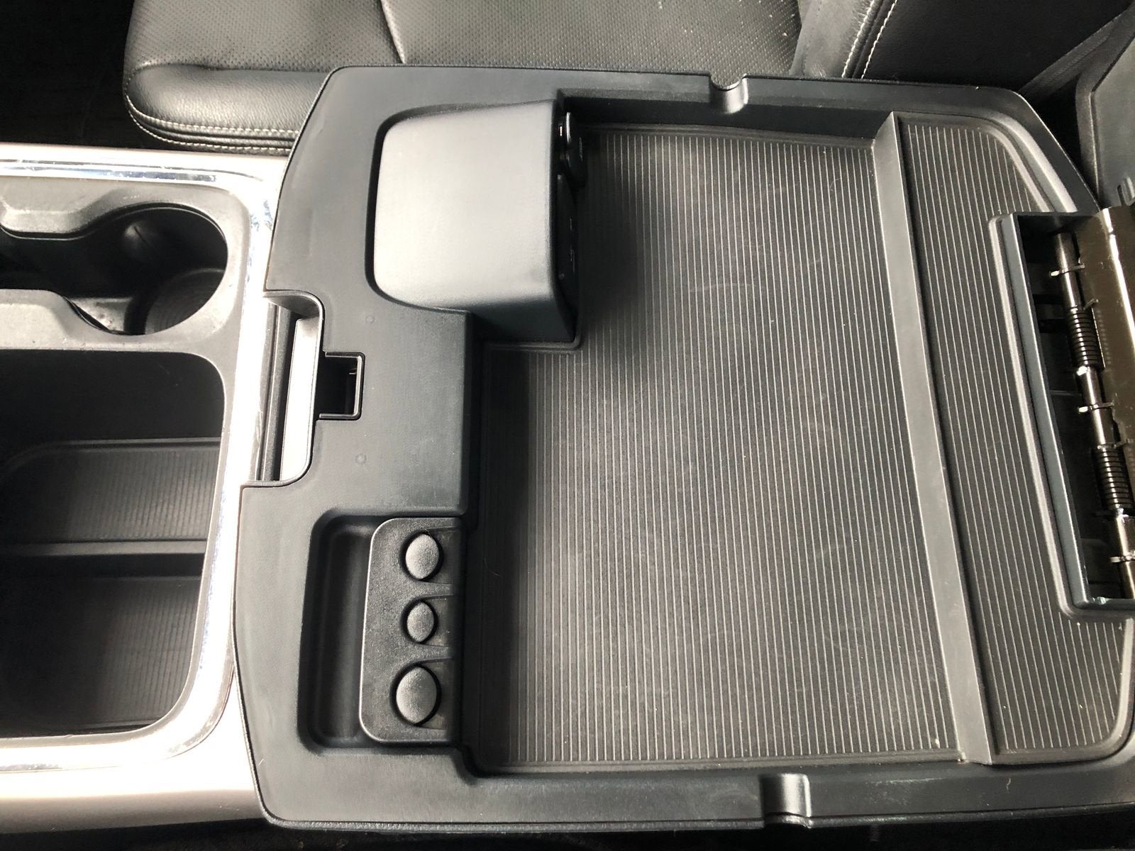 2017 RAM 1500 Laramie Crew Cab 4x4 5'7" Box