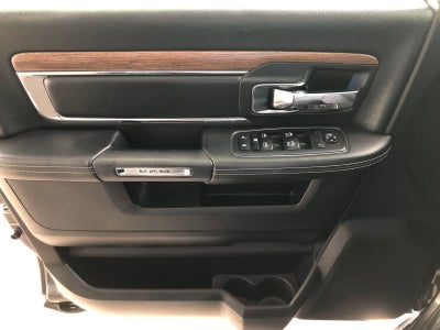 2017 RAM 1500 Laramie Crew Cab 4x4 5'7" Box