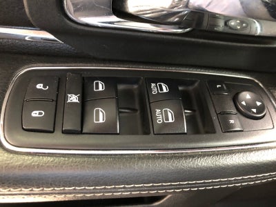 2017 RAM 1500 Laramie Crew Cab 4x4 5'7" Box