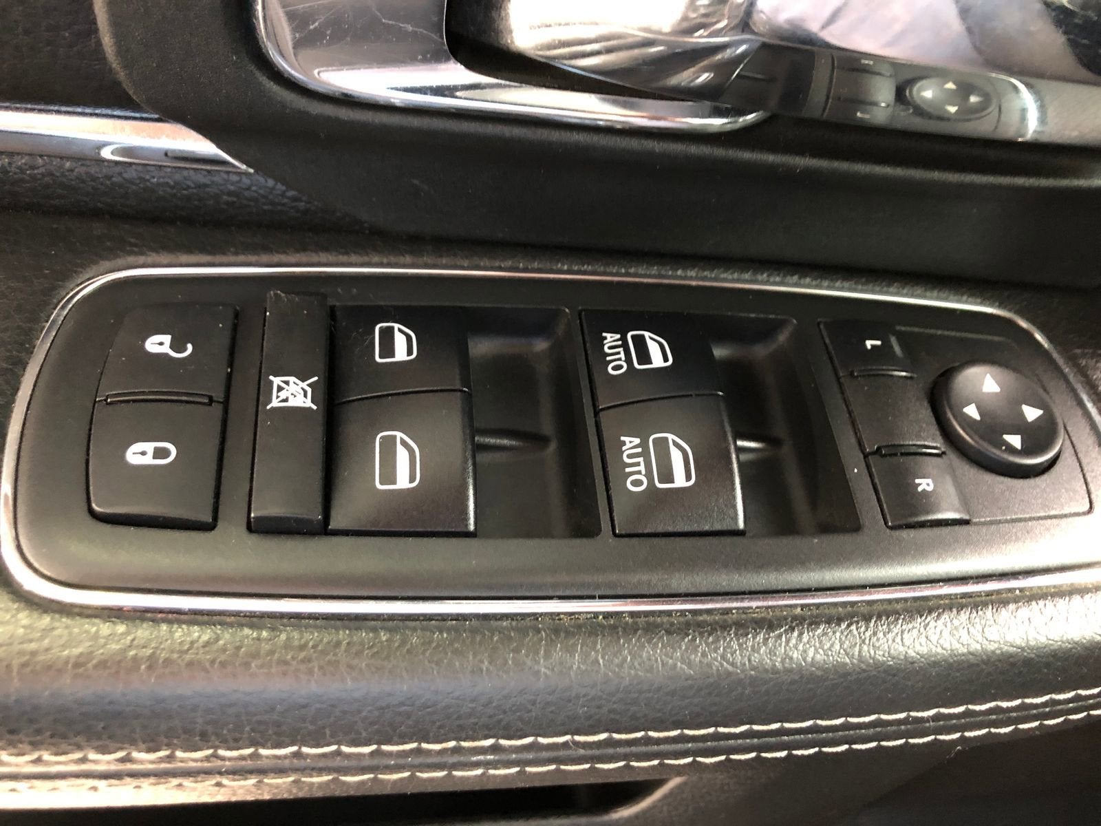 2017 RAM 1500 Laramie Crew Cab 4x4 5'7" Box