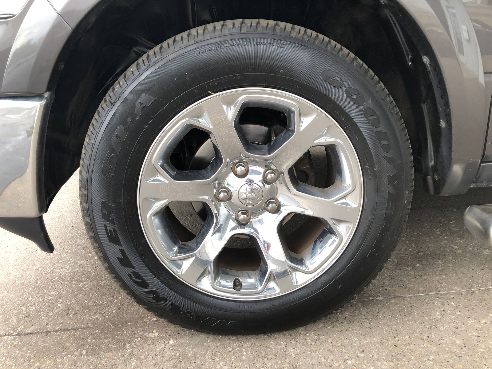 2017 RAM 1500 Laramie Crew Cab 4x4 5'7" Box