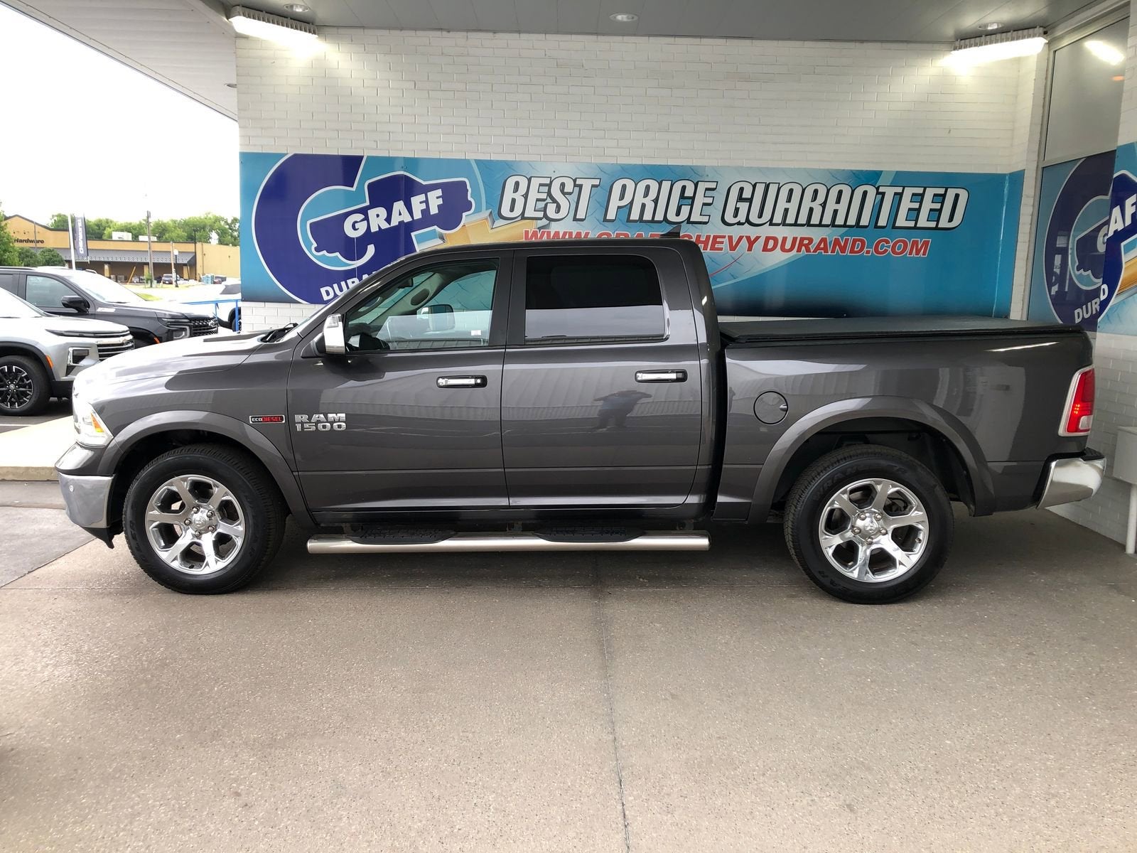 2017 RAM 1500 Laramie Crew Cab 4x4 5'7" Box