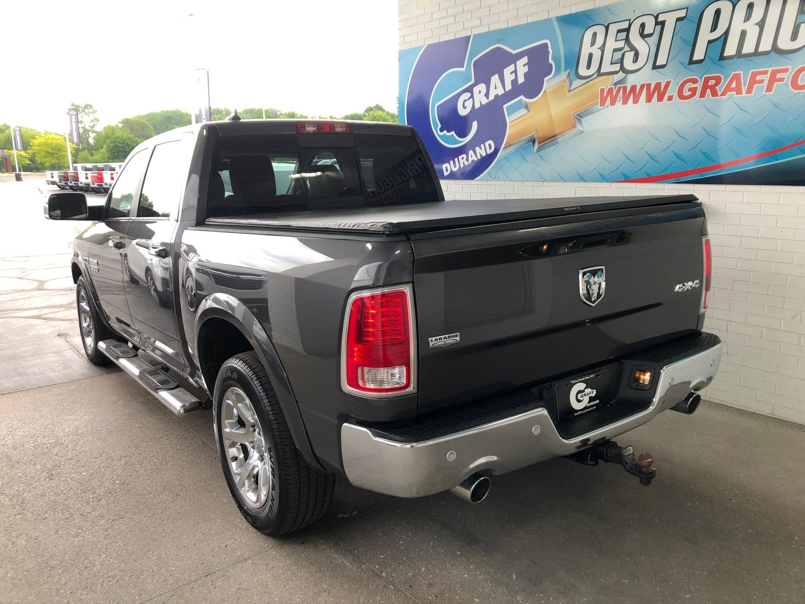 2017 RAM 1500 Laramie Crew Cab 4x4 5'7" Box