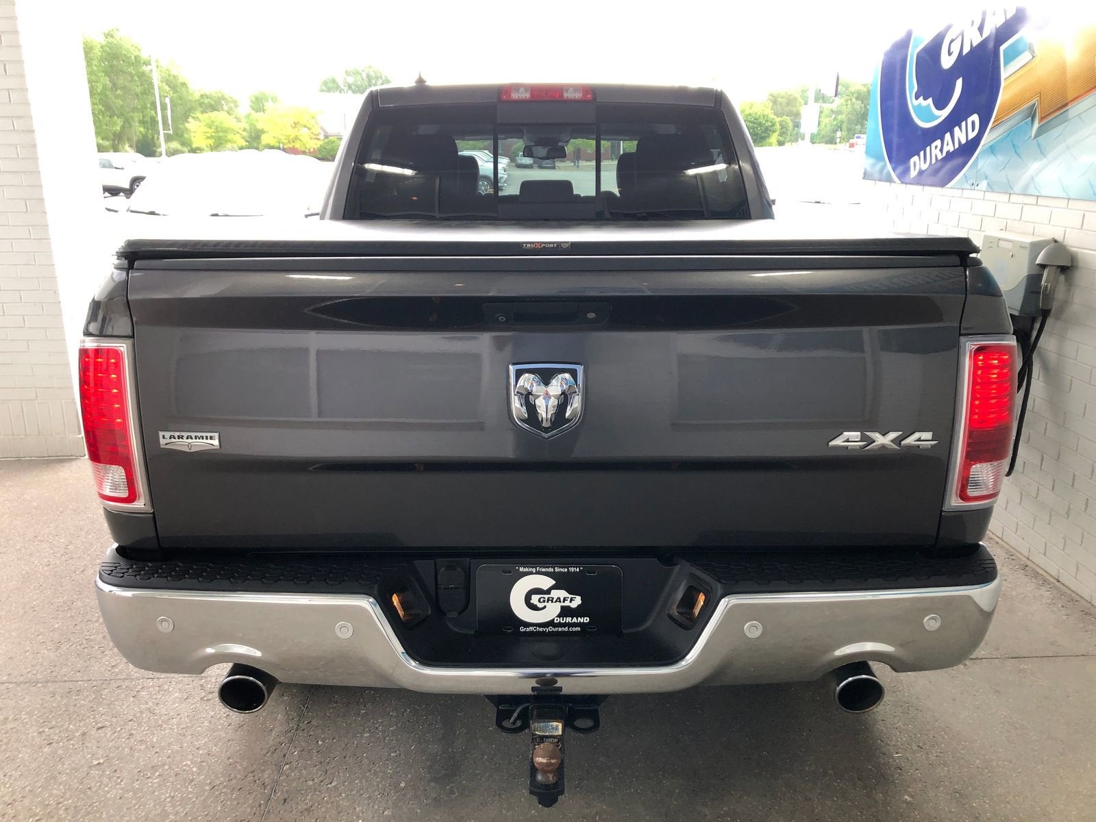 2017 RAM 1500 Laramie Crew Cab 4x4 5'7" Box