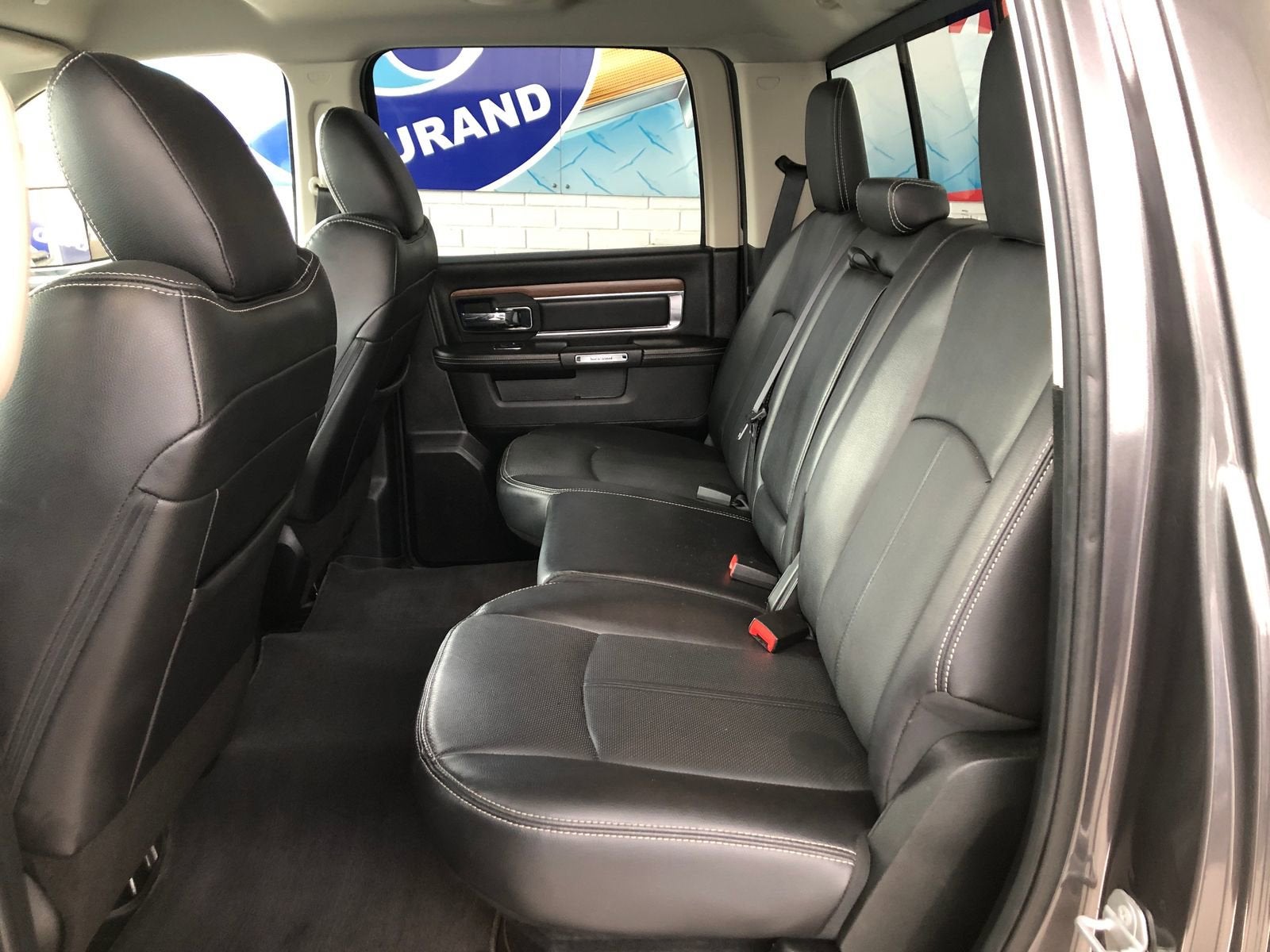 2017 RAM 1500 Laramie Crew Cab 4x4 5'7" Box