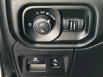 2019 RAM 1500 Big Horn/Lone Star Crew Cab 4x4 5'7" Box