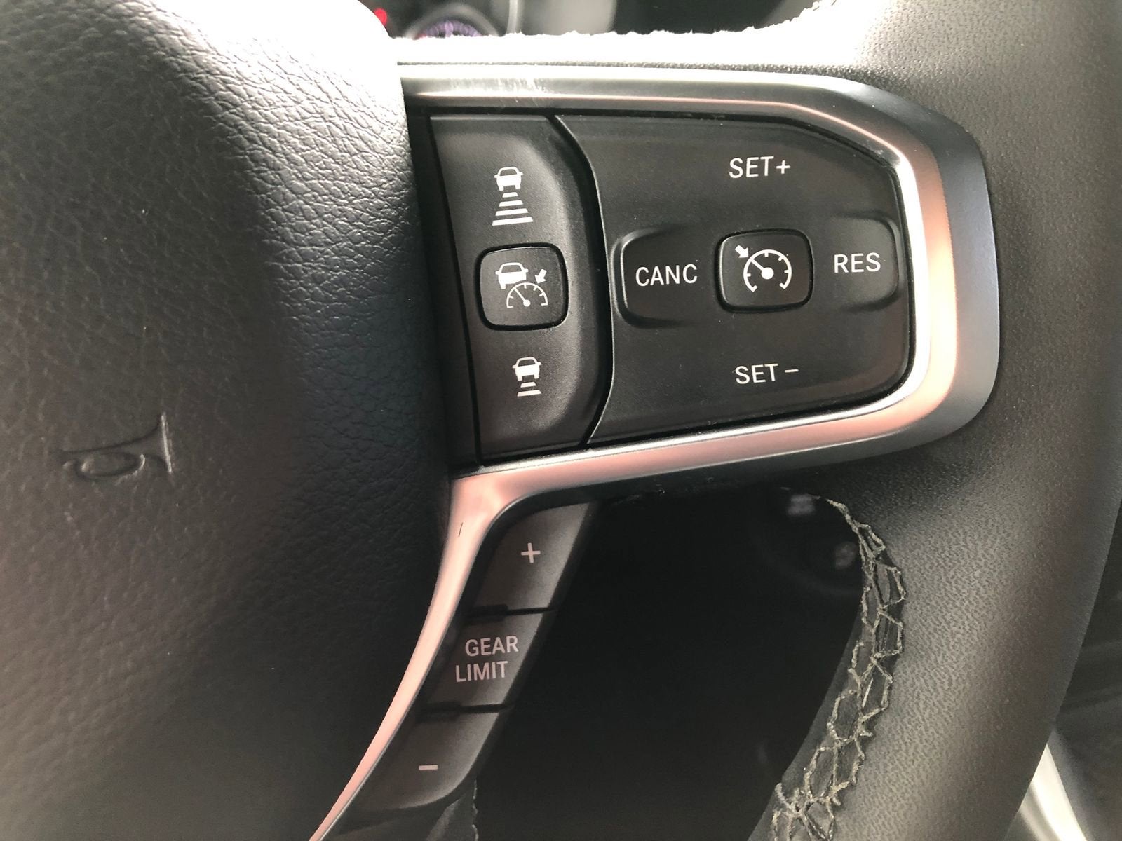 2025 RAM 1500 Big Horn Crew Cab 4x4 6'4" Box