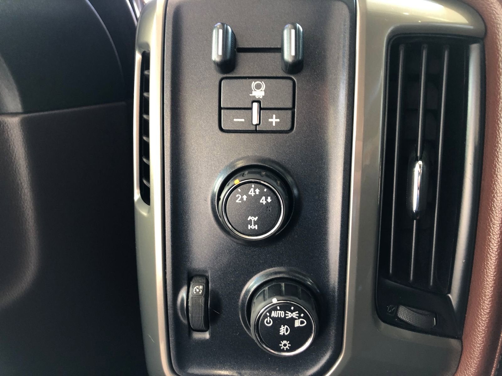 2015 Chevrolet Silverado 3500 HD High Country