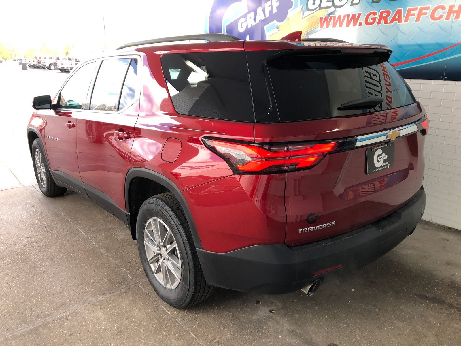 2023 Chevrolet Traverse LT Cloth