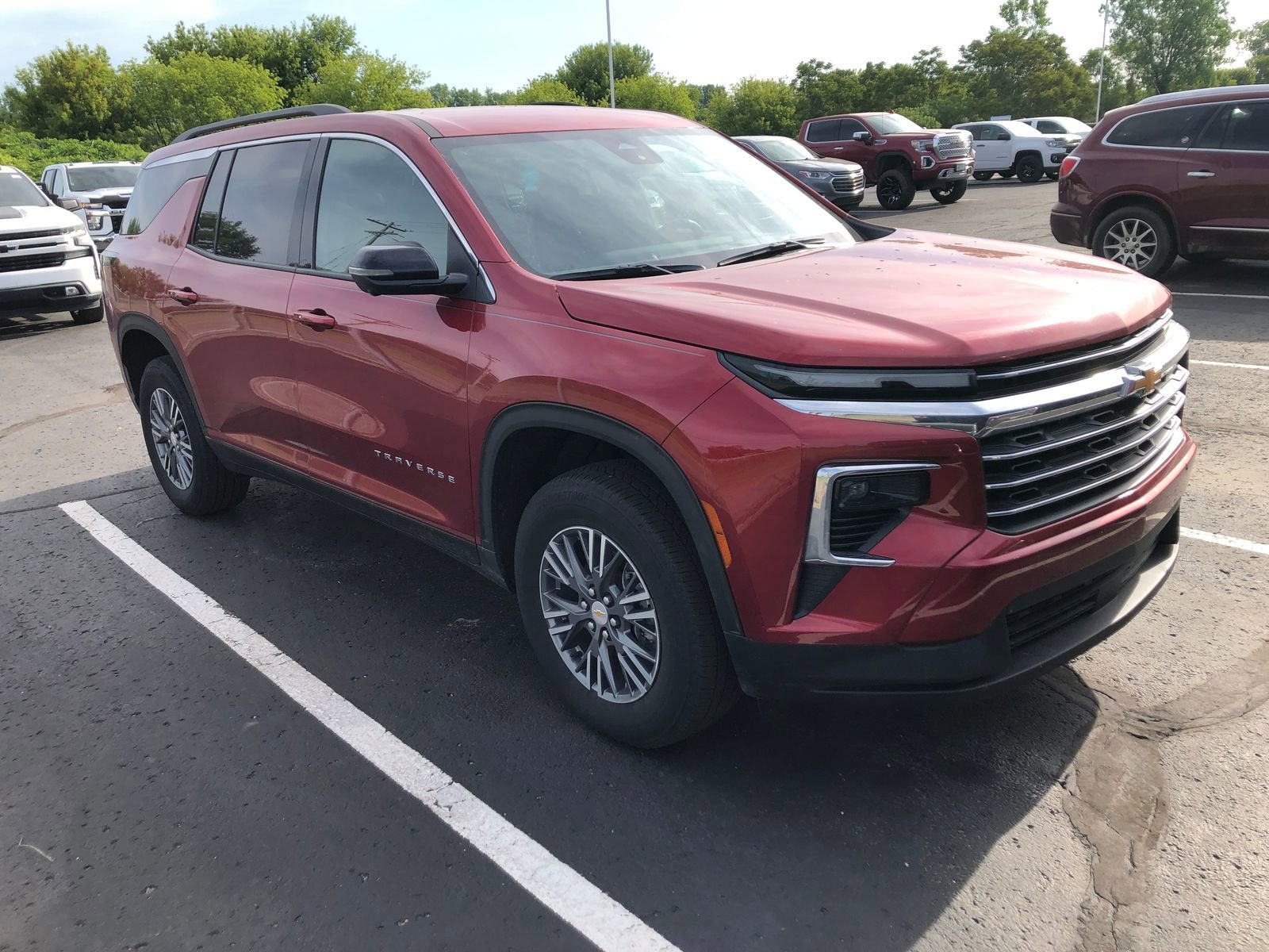 2025 Chevrolet Traverse LT