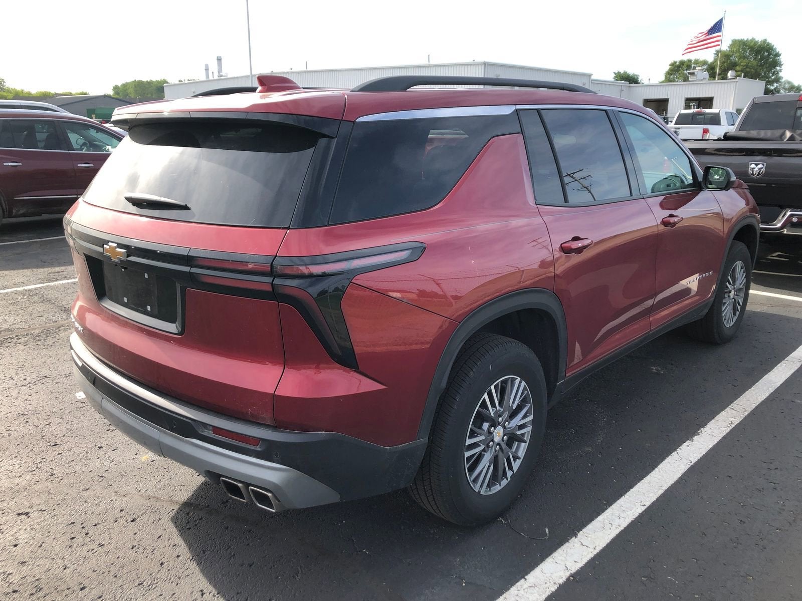 2025 Chevrolet Traverse LT