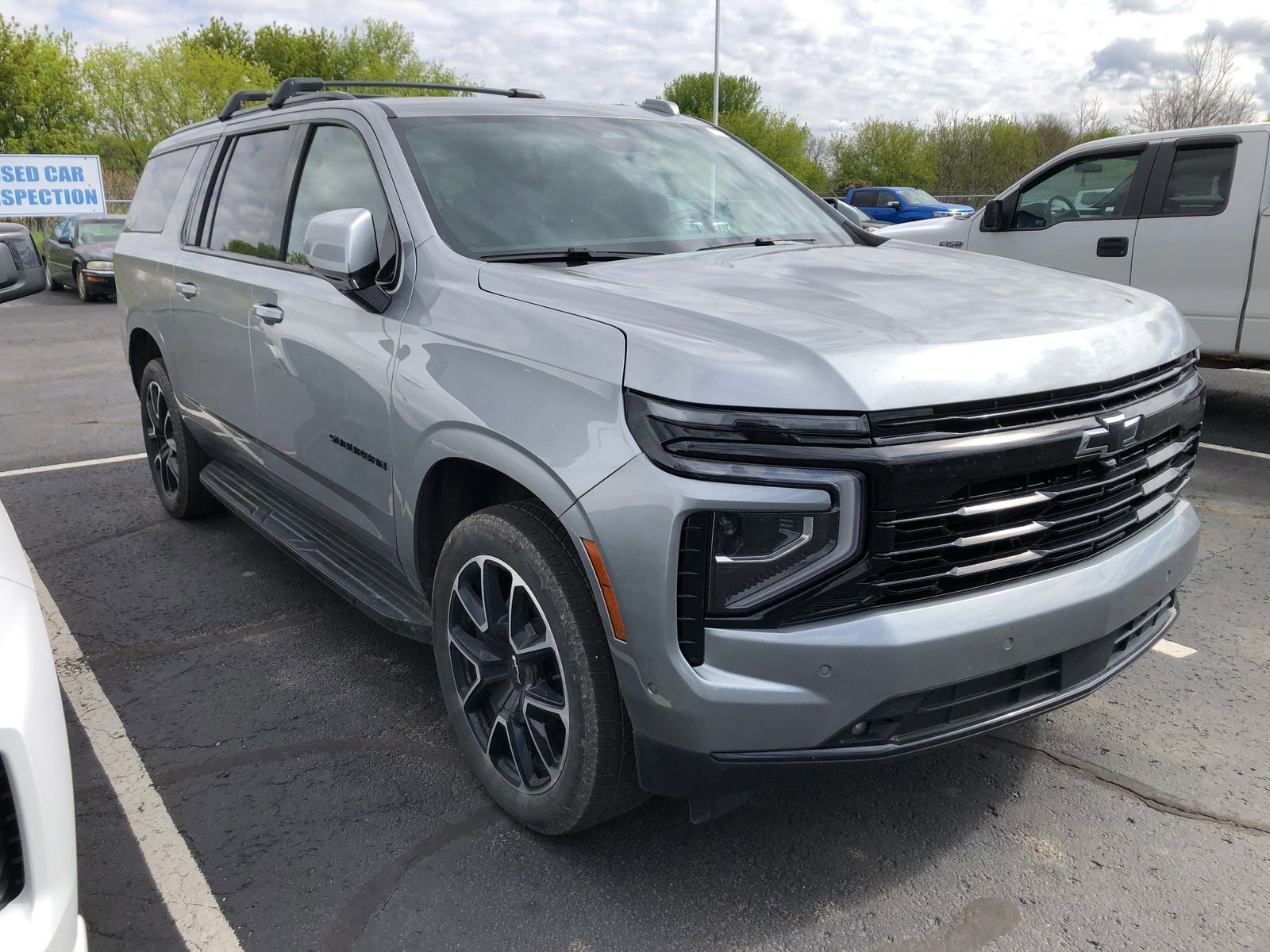 2025 Chevrolet Suburban RST
