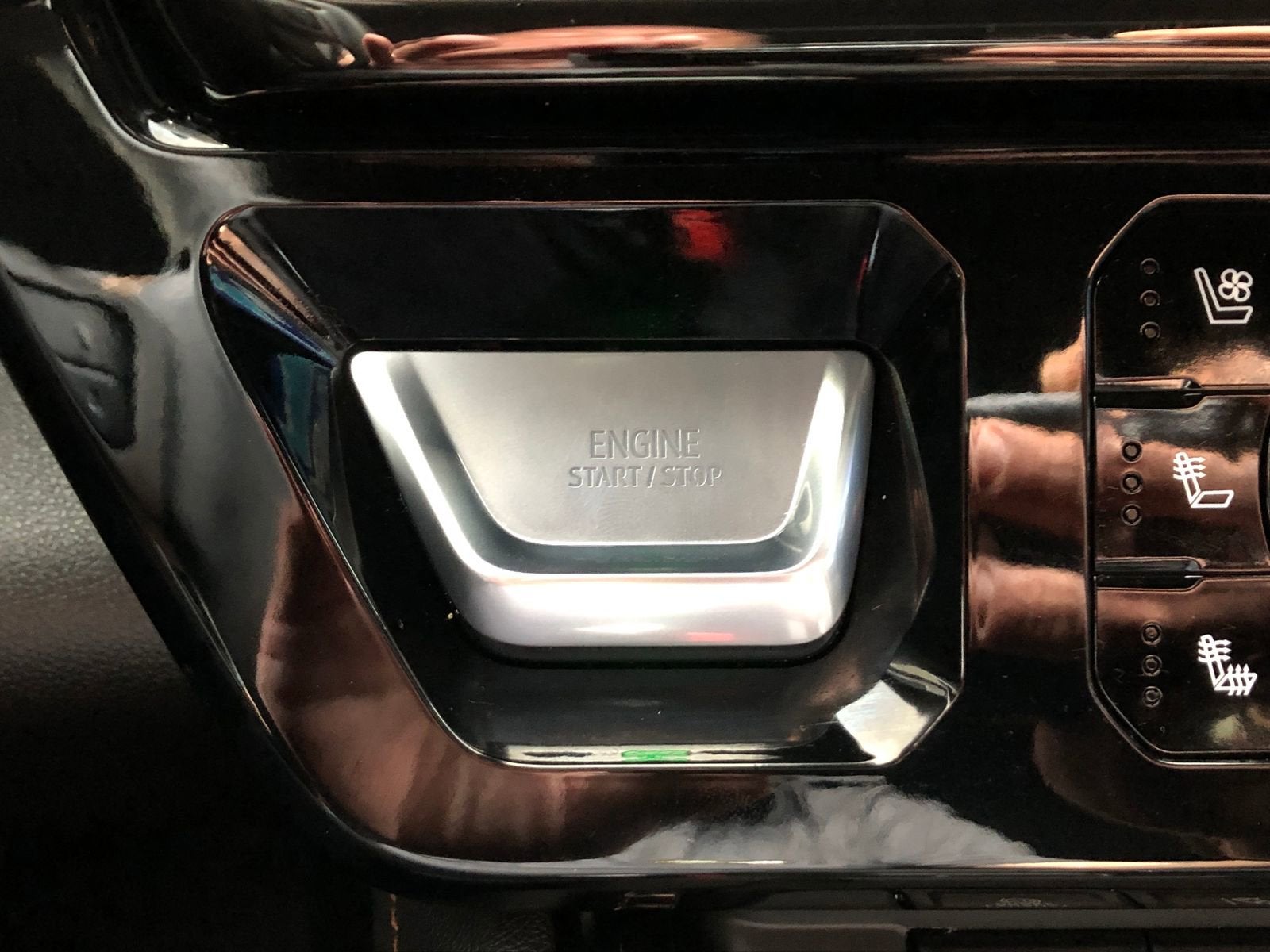2025 GMC Sierra 3500 HD AT4