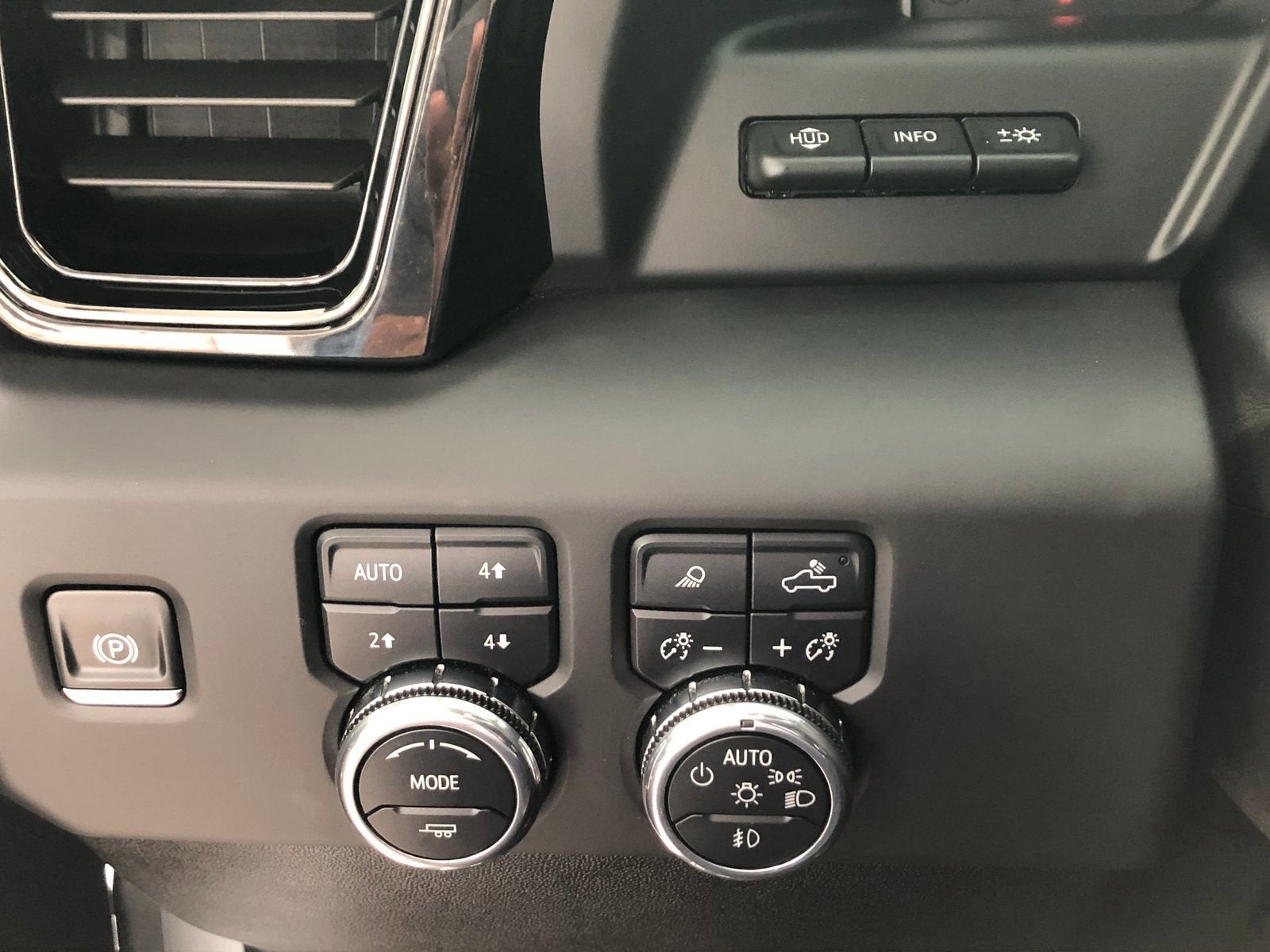 2025 GMC Sierra 3500 HD AT4