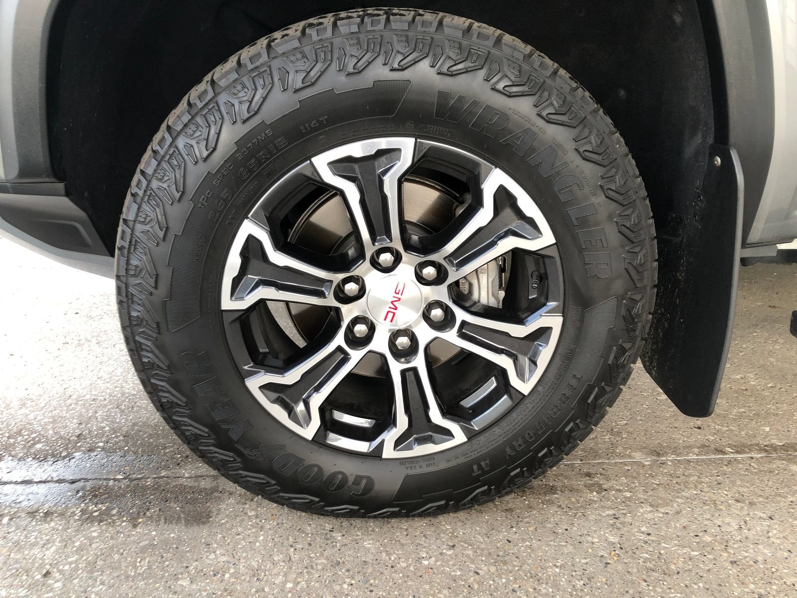 2025 GMC Canyon AT4
