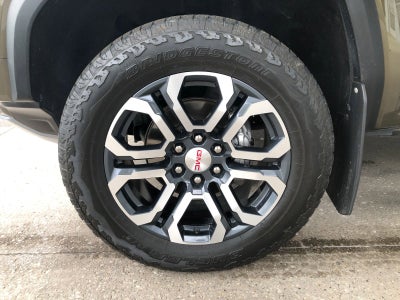 2024 GMC Canyon AT4