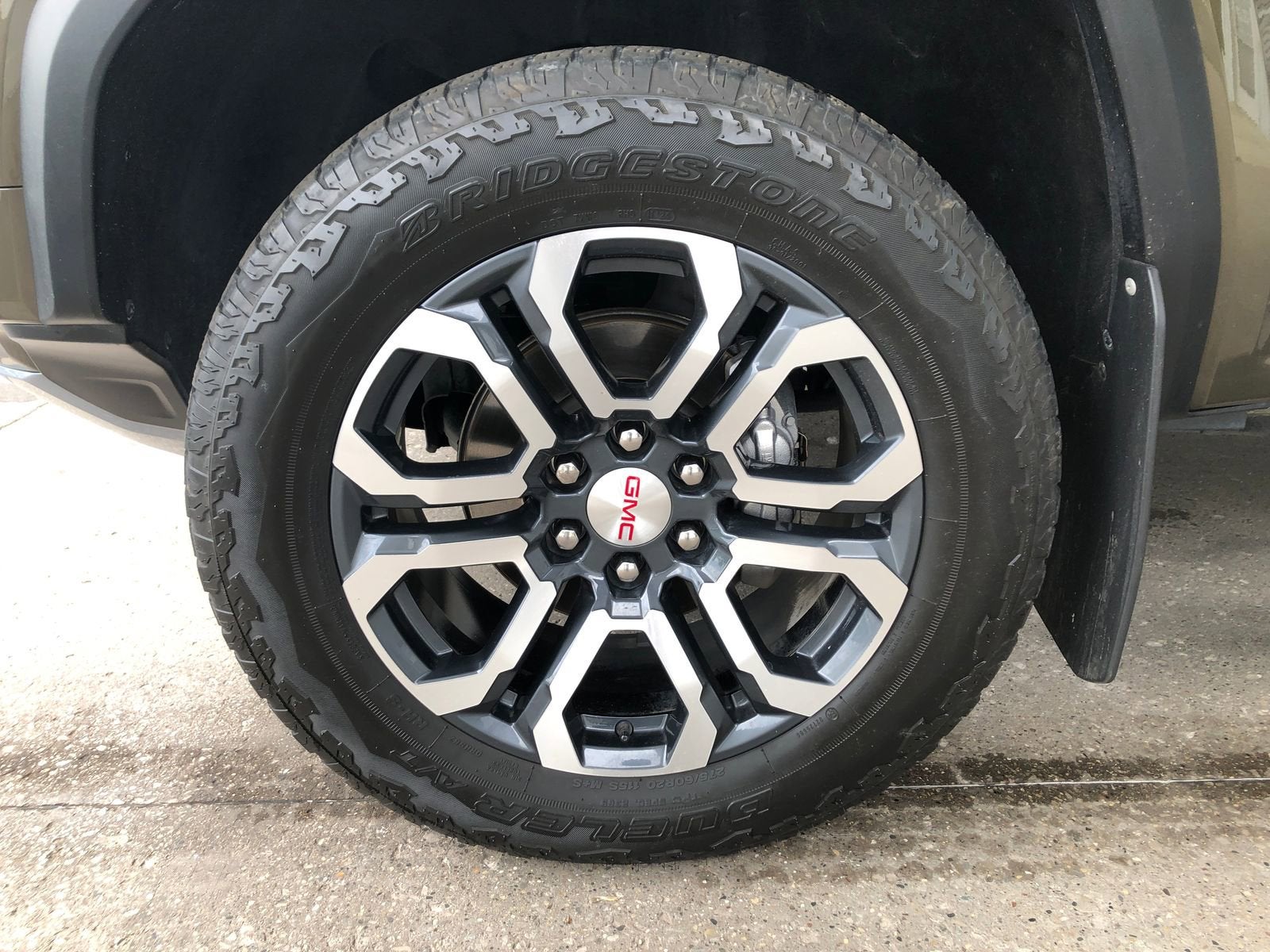2024 GMC Canyon AT4
