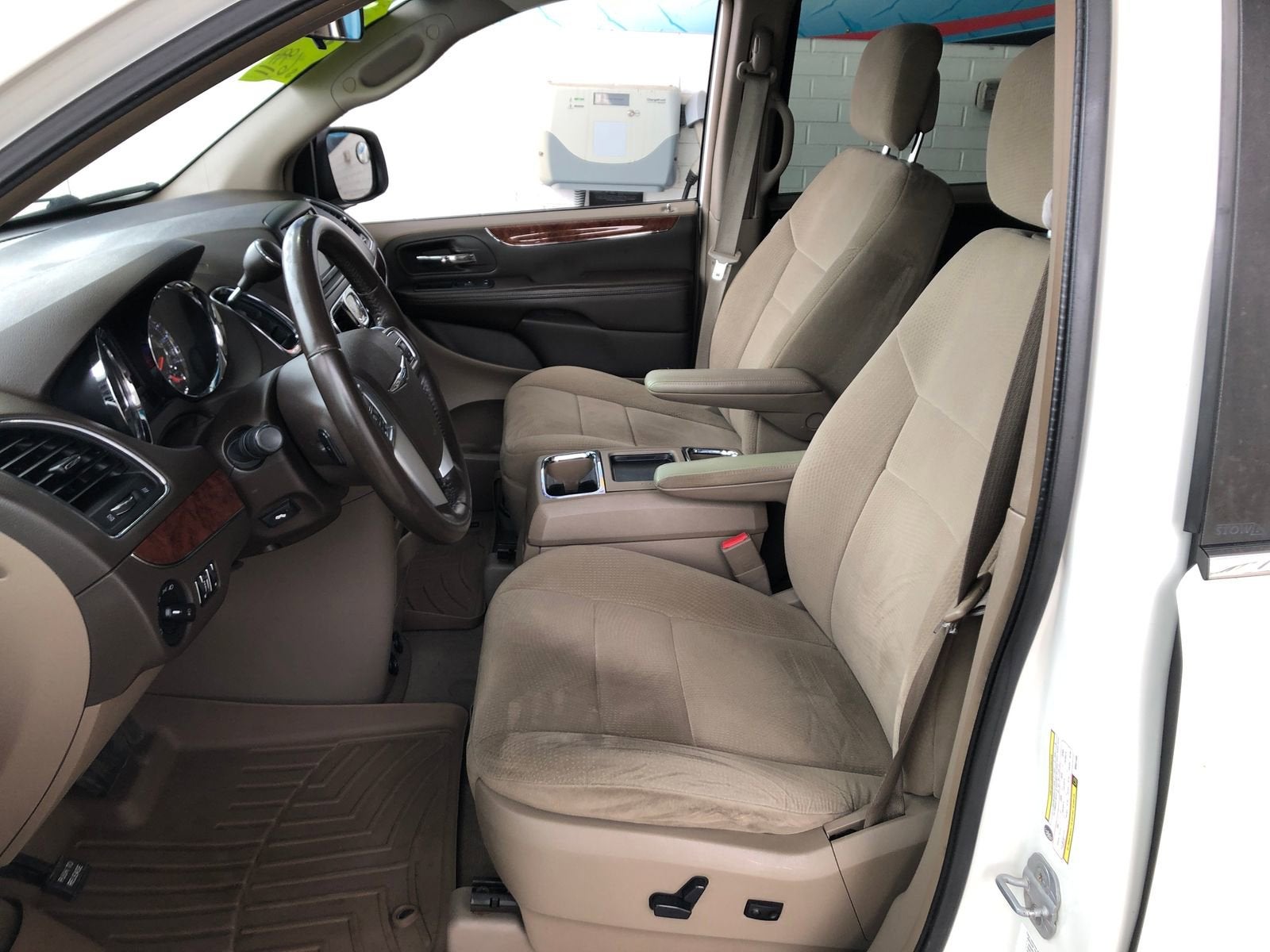 2011 Chrysler Town & Country Touring