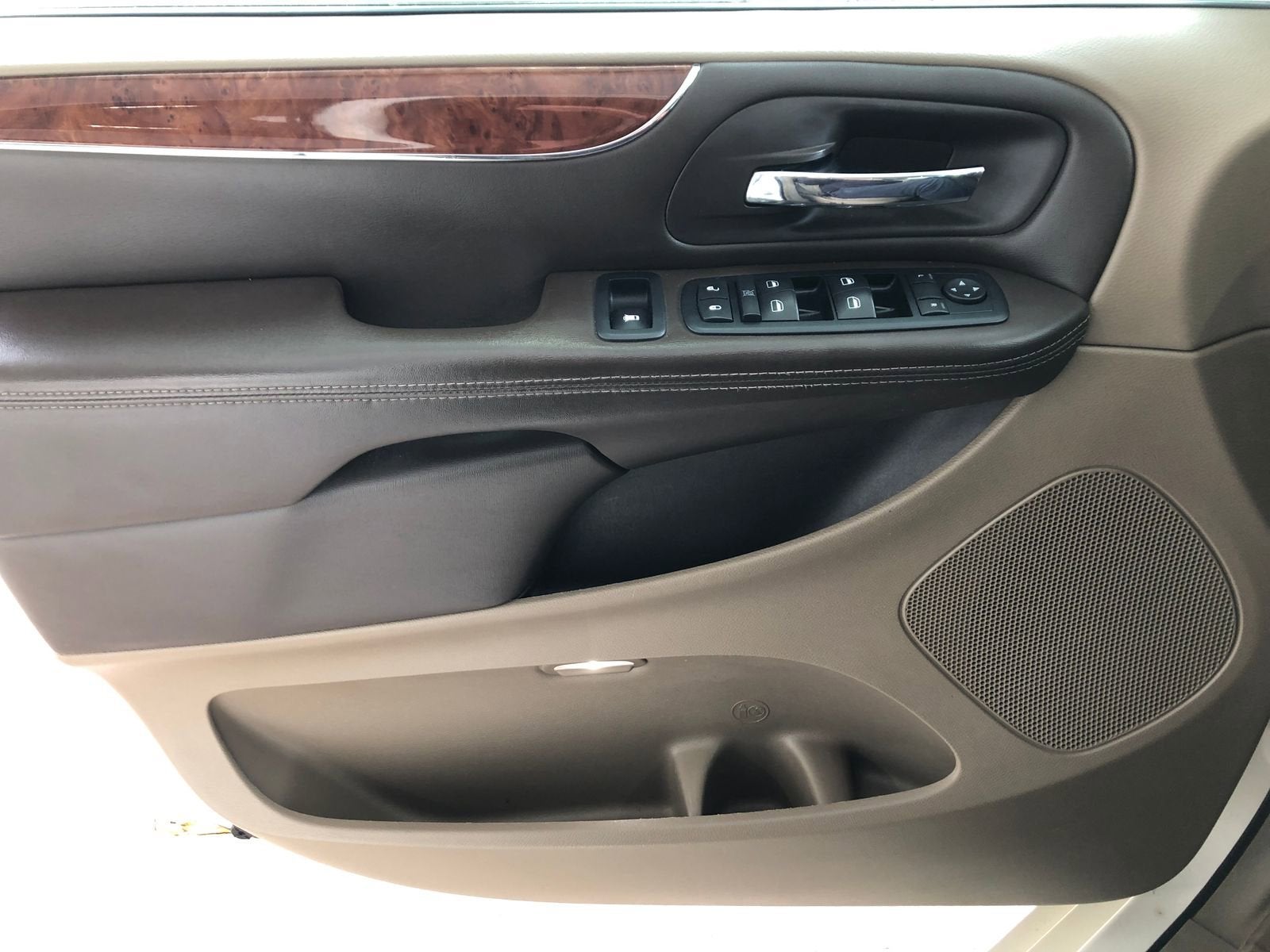 2011 Chrysler Town & Country Touring